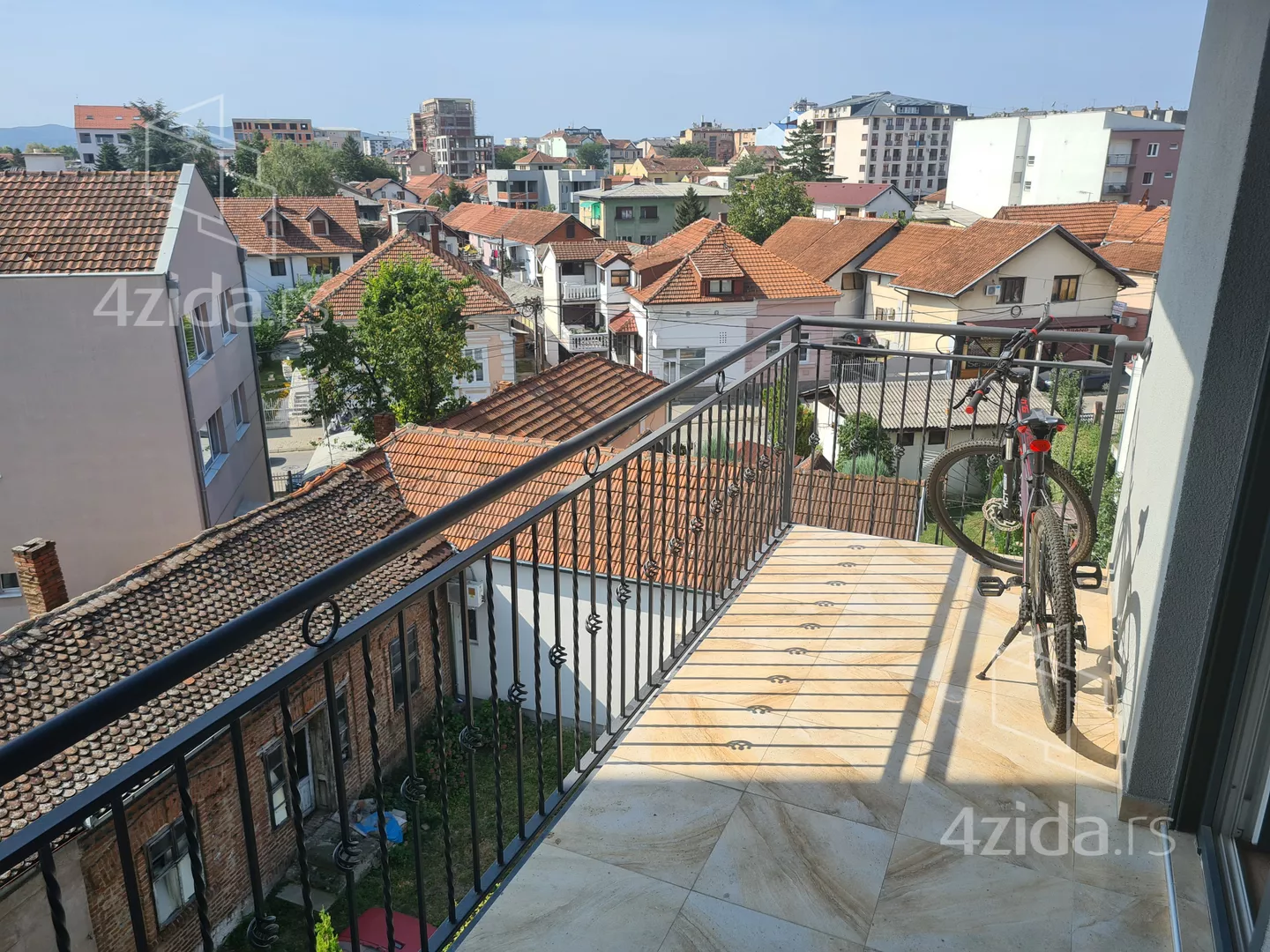 Troiposoban stan | 4zida