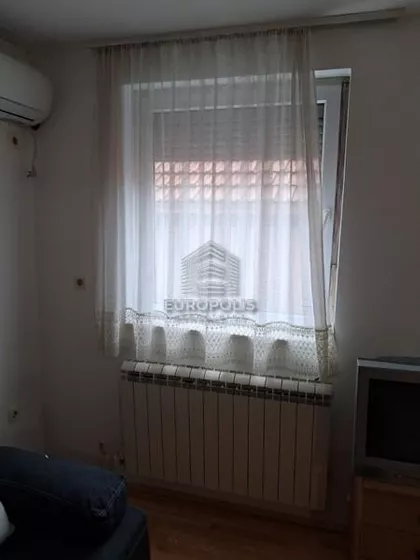 Dušana Srezojevića | 4zida.rs