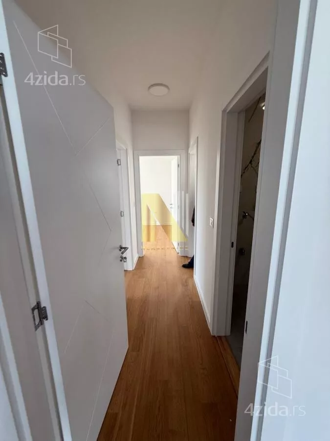 Četvoroiposoban stan | 4zida