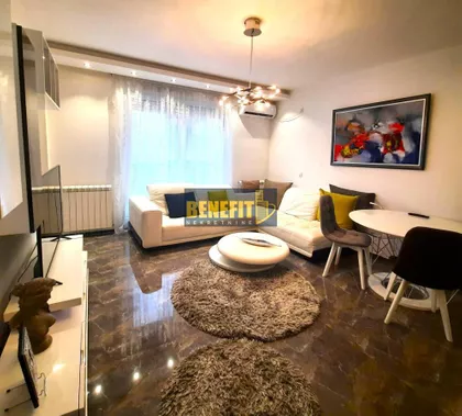 Crveni Krst Vračar | 4zida.rs