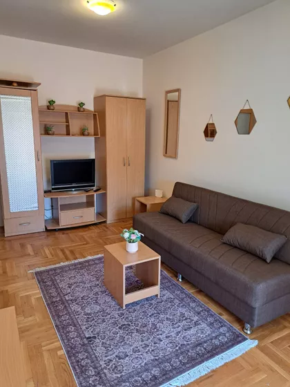 Prvomajska | 4zida.rs