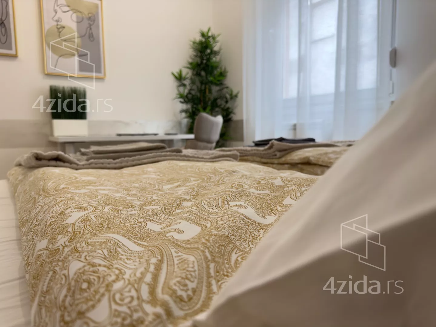 Troiposoban stan | 4zida