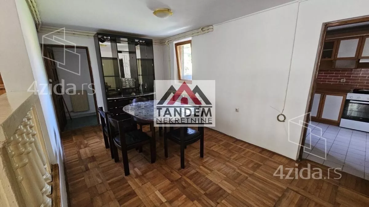 Četvoroiposoban stan | 4zida