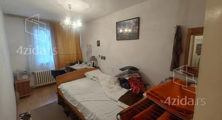 Sedmosoban stan | 4zida