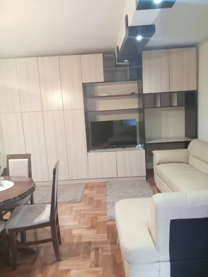 Gradske lokacije | 4zida.rs