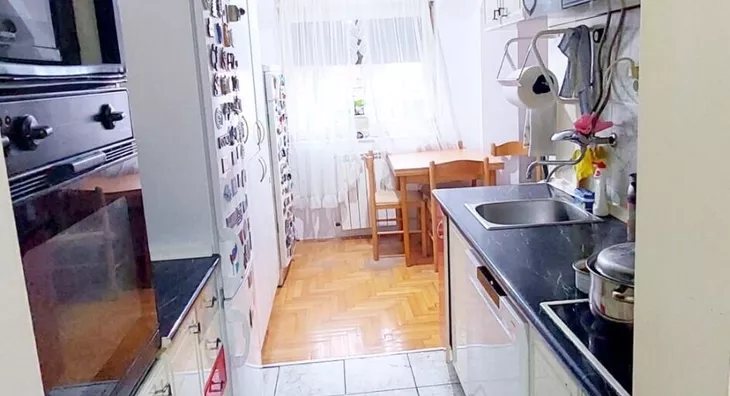 Petoiposoban stan | 4zida