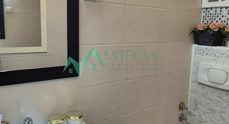 Četvoroiposoban stan | 4zida