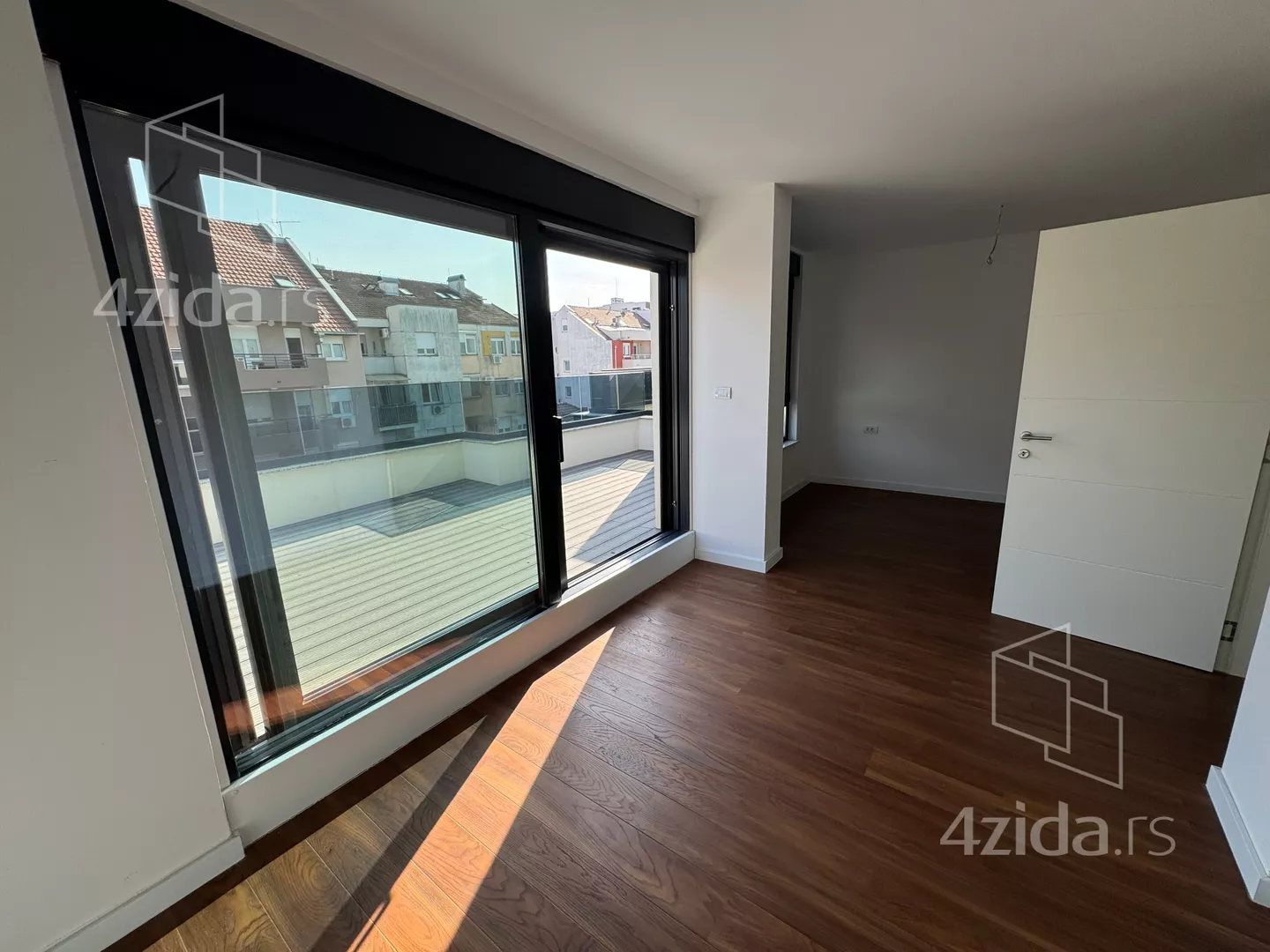 Šestosoban stan | 4zida