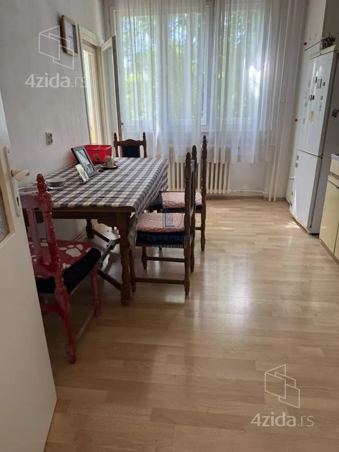 Troiposoban stan | 4zida