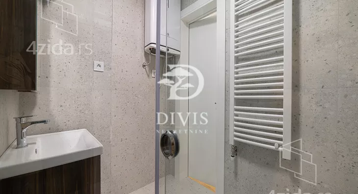 Četvoroiposoban stan | 4zida