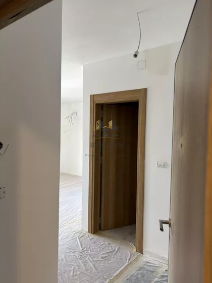 Stari Banovci | 4zida.rs
