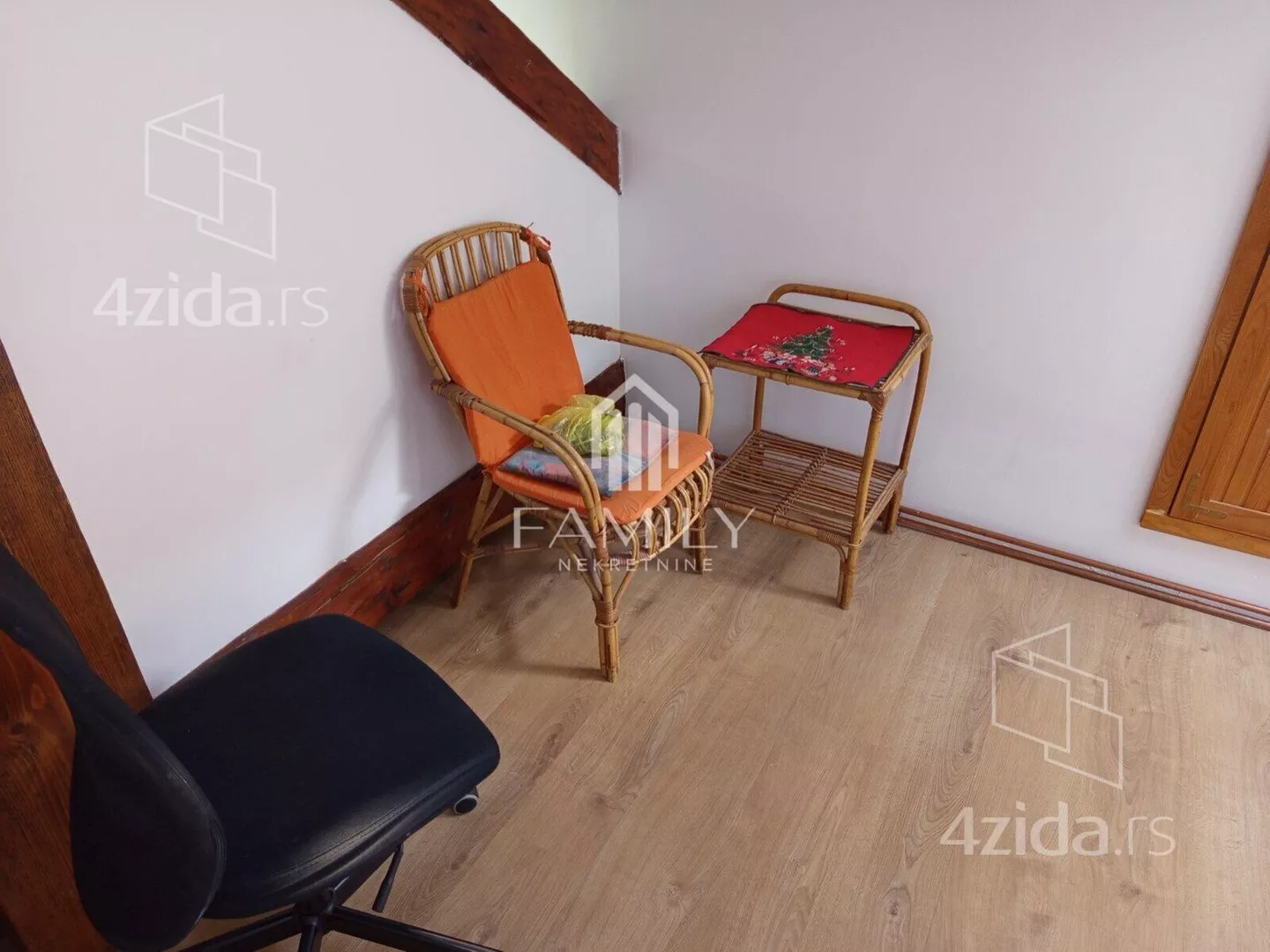 Četvoroiposoban stan | 4zida