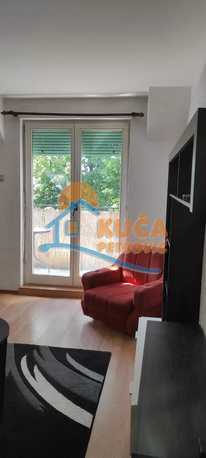 Velikotrnavska | 4zida.rs