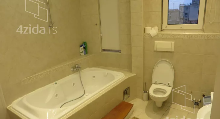 Petosoban stan | 4zida