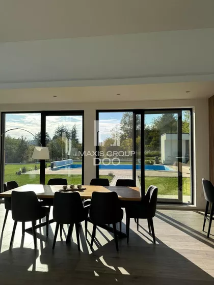 Autokomanda | 4zida.rs