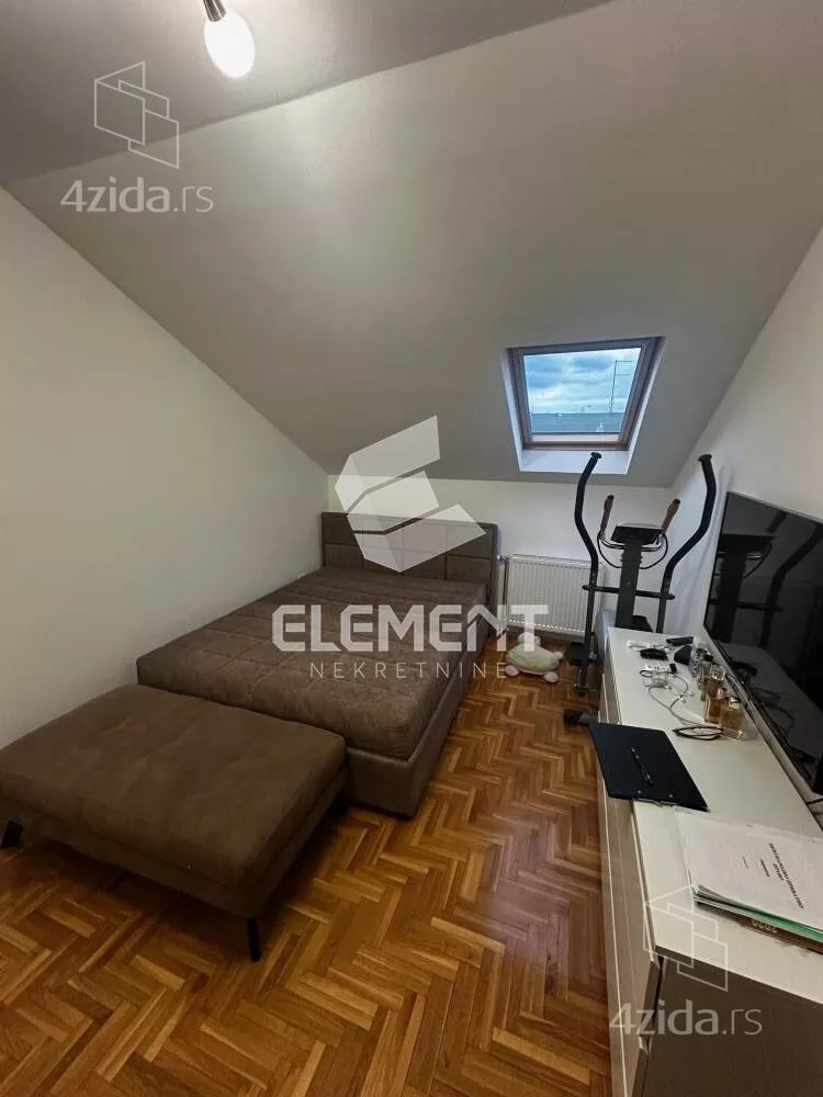 Troiposoban stan | 4zida