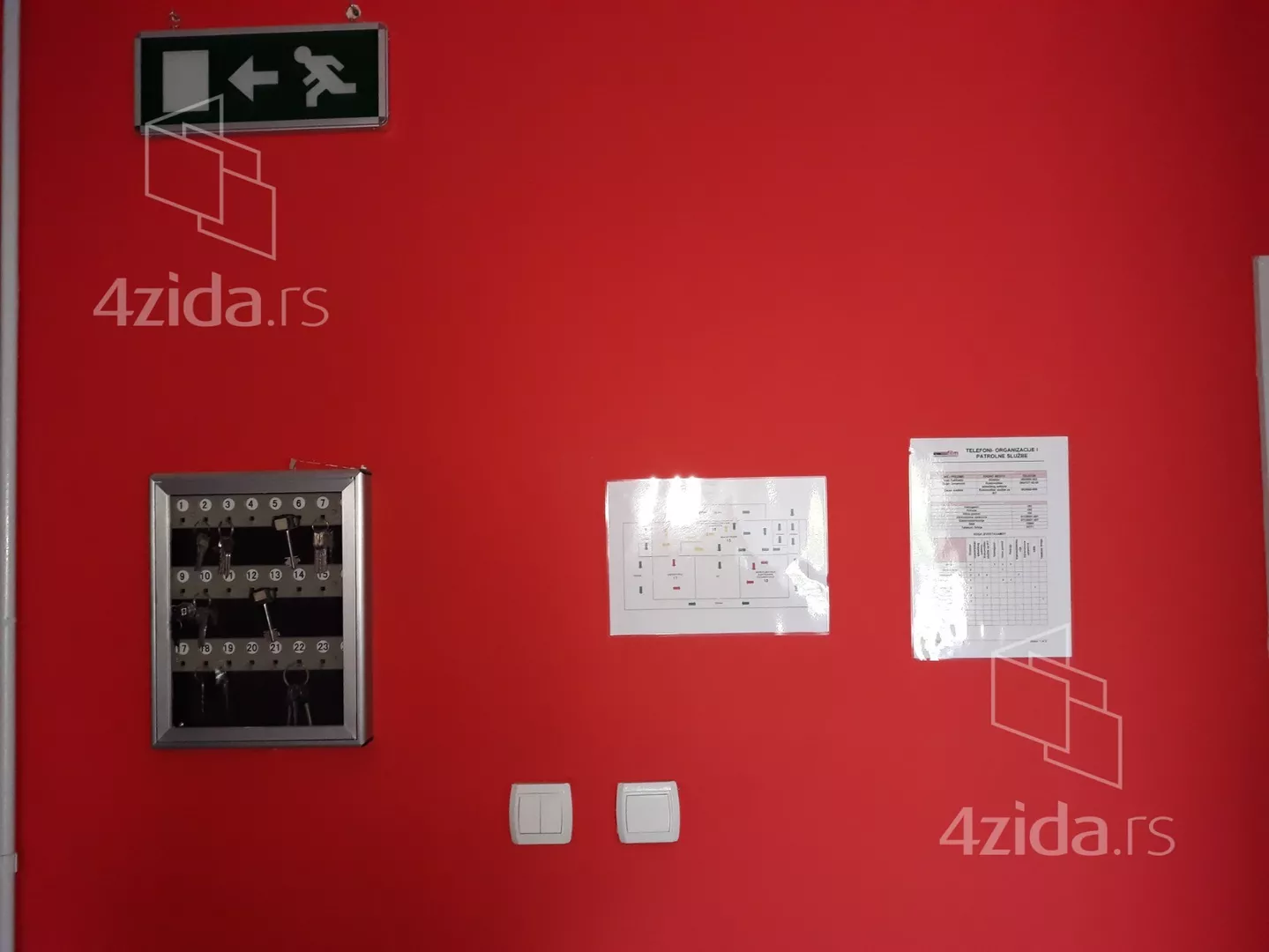 Poslovna zgrada | 4zida