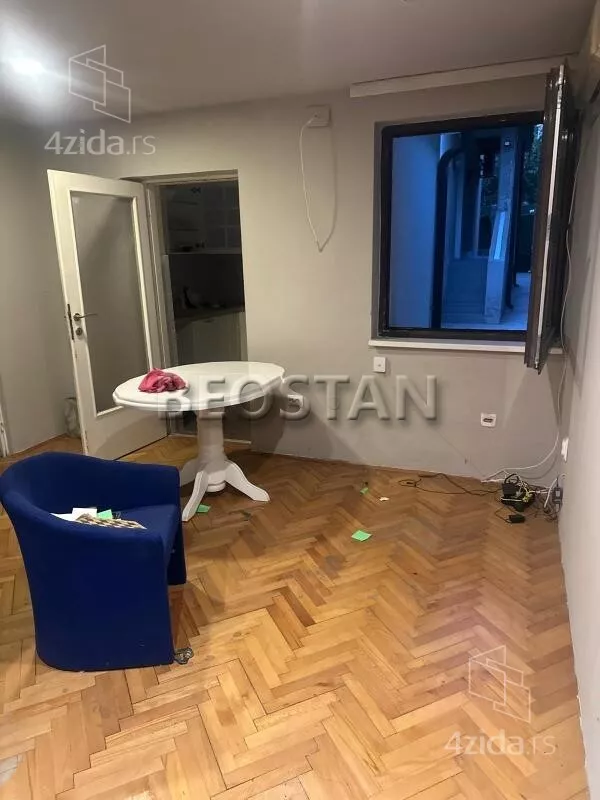 Šestosoban stan | 4zida