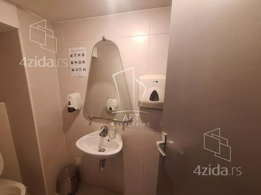 Lokal | 4zida