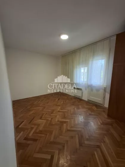 Ivana Mičurina | 4zida.rs