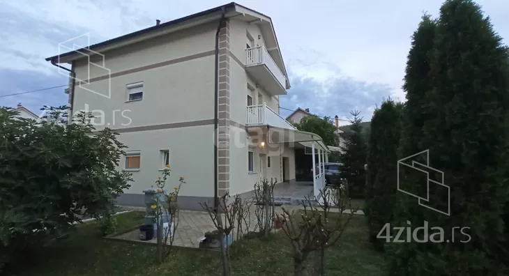 3-etažna kuća | 4zida