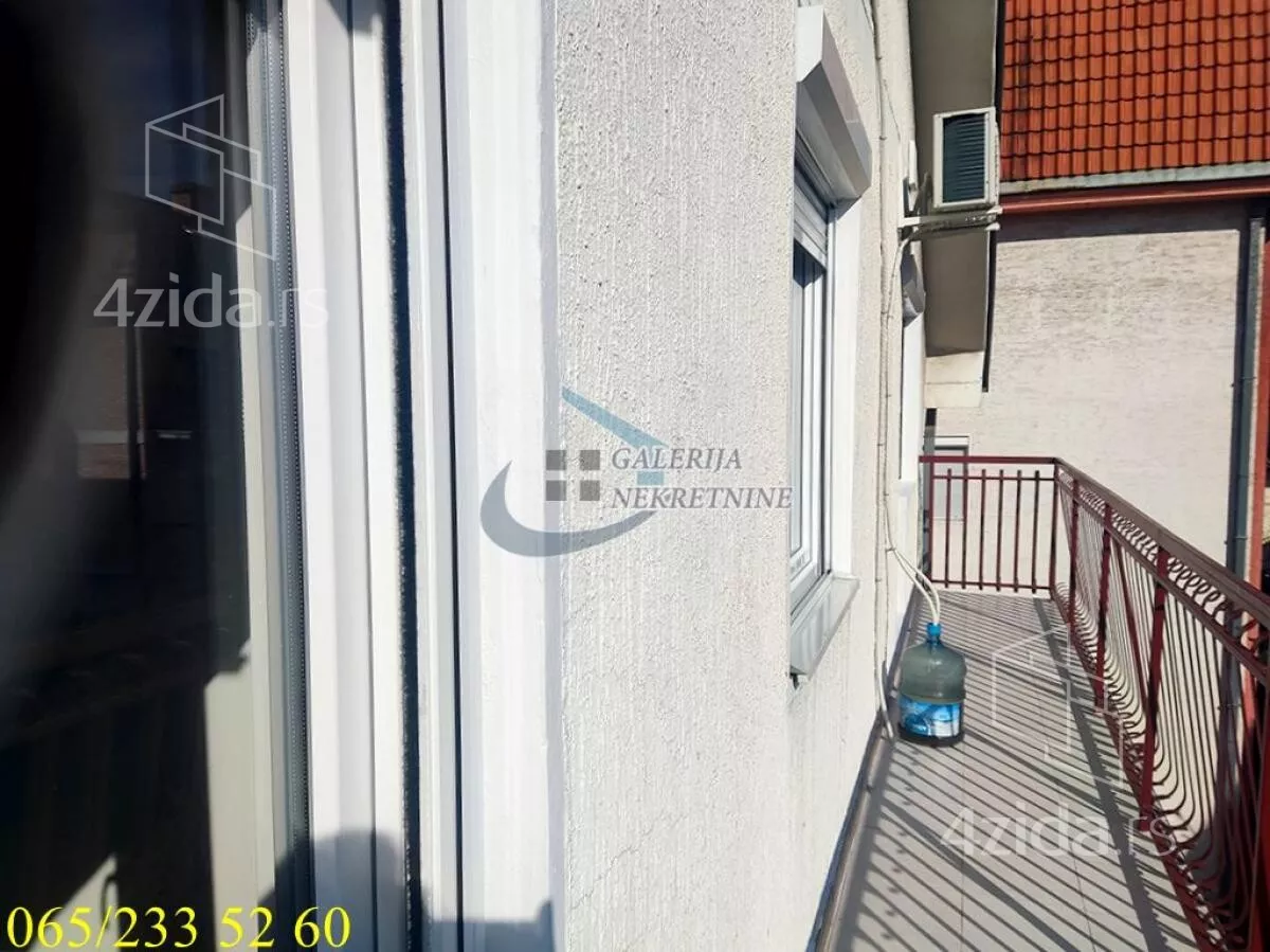 Četvoroiposoban stan | 4zida