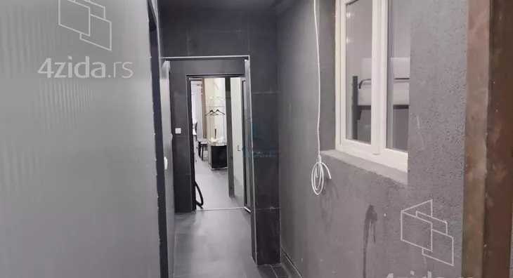 Šestosoban stan | 4zida