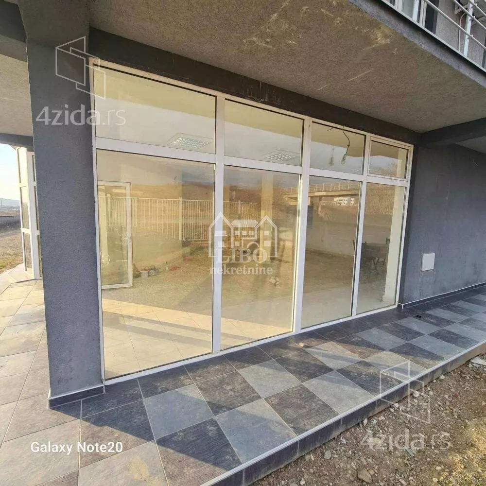 Poslovna zgrada | 4zida