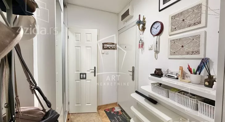 Petosoban stan | 4zida