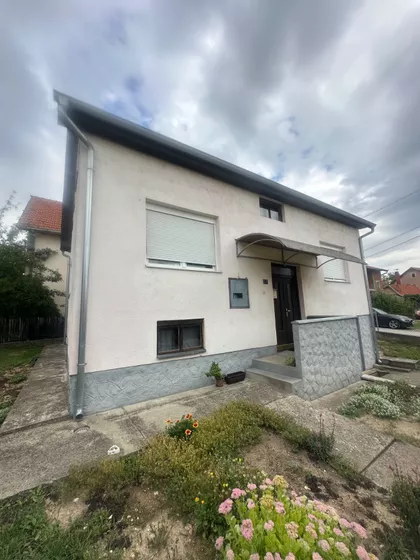 Jarčujak | 4zida.rs