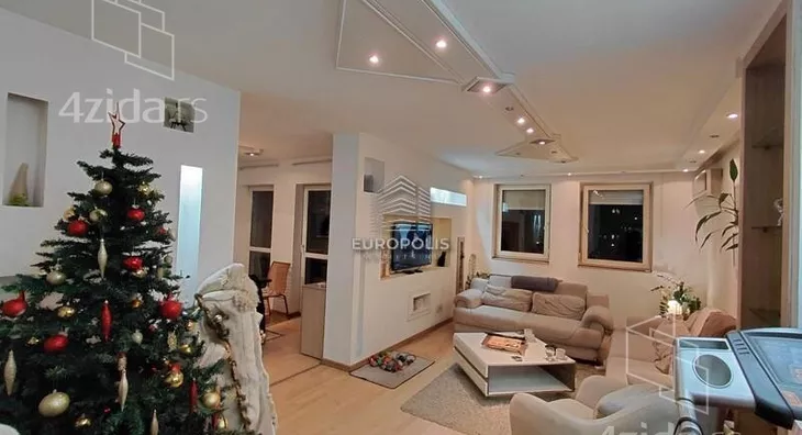 Četvoroiposoban stan | 4zida