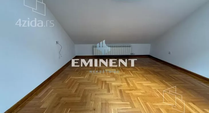 Šestosoban stan | 4zida
