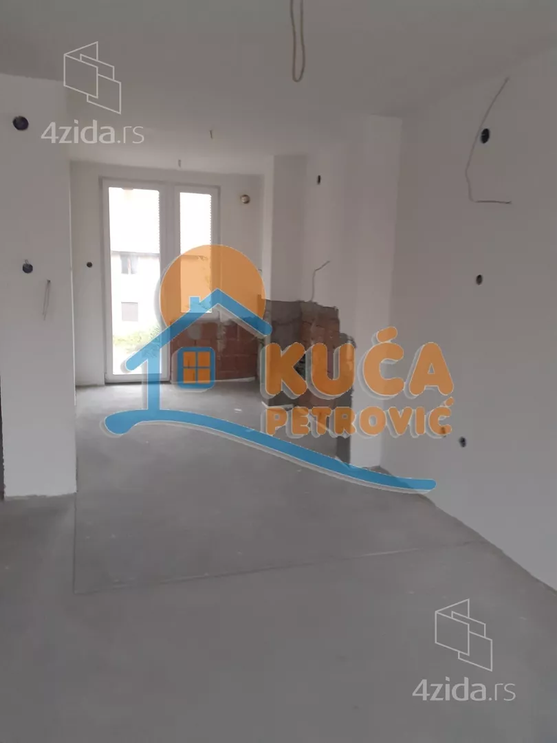 Lokal | 4zida