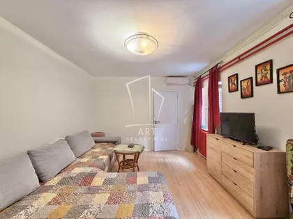 Bata Lakina | 4zida.rs