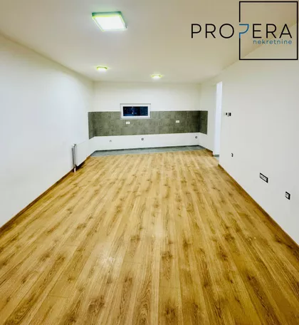 Jovana Ćirića | 4zida.rs