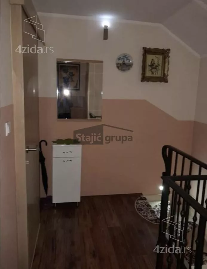 Četvoroiposoban stan | 4zida