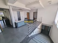 Poslovna zgrada | 4zida