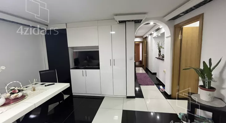 Četvorosoban stan | 4zida