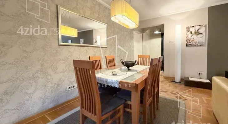 Troiposoban stan | 4zida