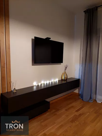 Nemanjina 15V | 4zida.rs