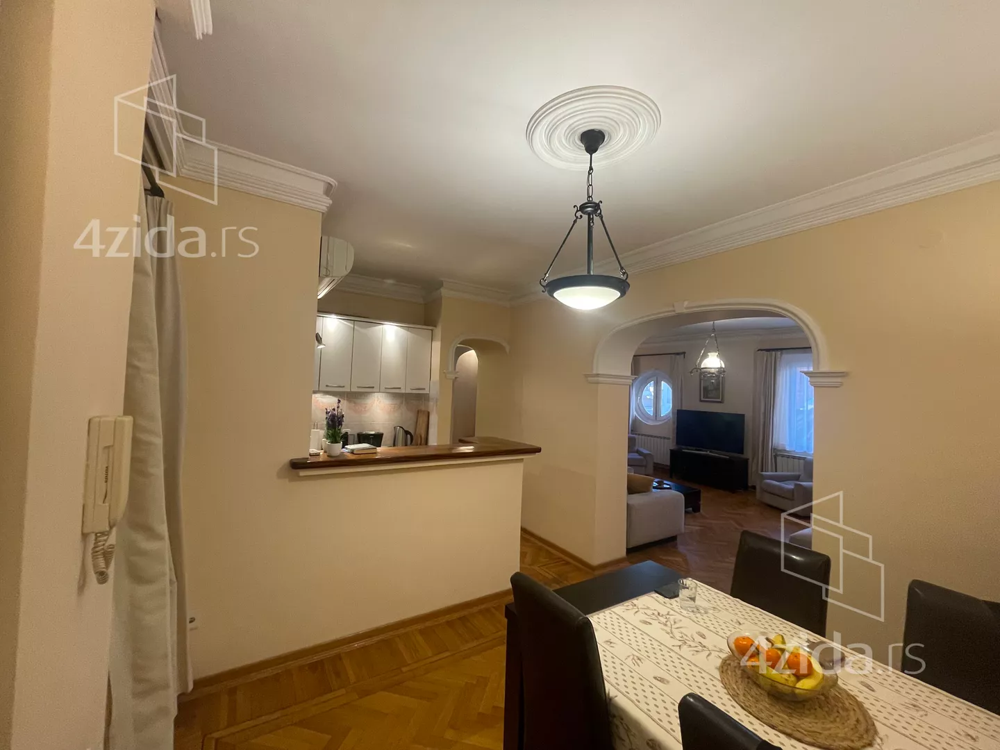 Petosoban stan | 4zida