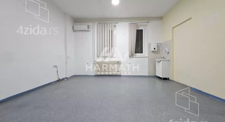 Poslovna zgrada | 4zida