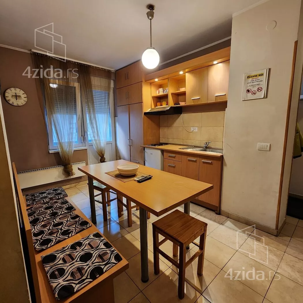 Petosoban stan | 4zida