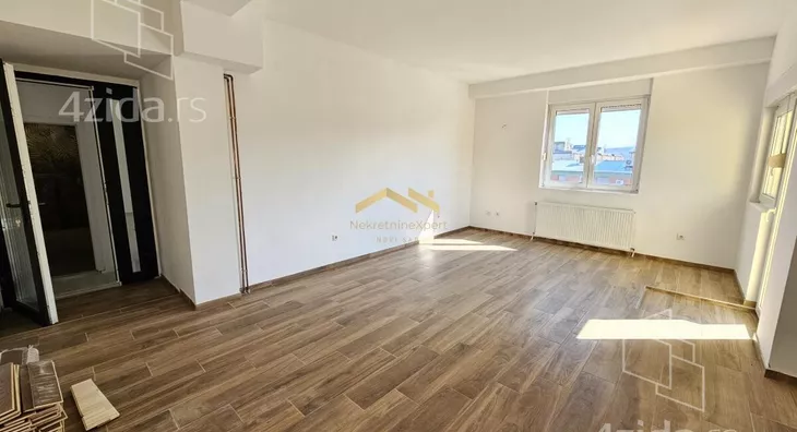 Četvoroiposoban stan | 4zida