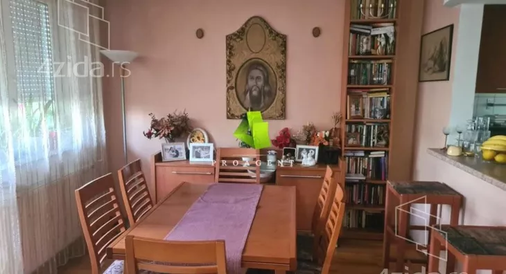 Troiposoban stan | 4zida