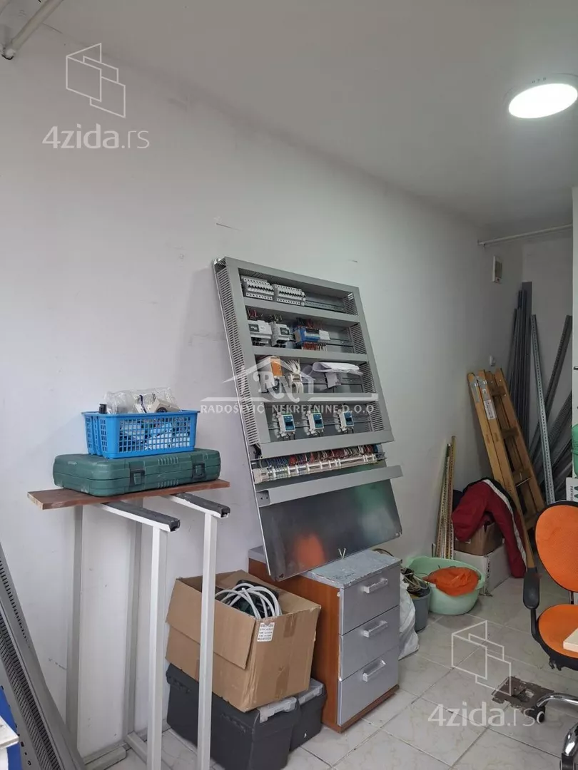 Poslovni prostor | 4zida