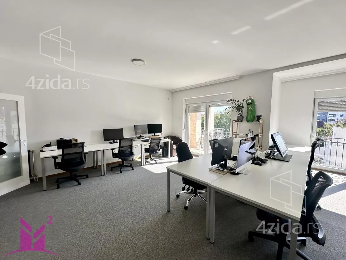 Šestosoban stan | 4zida