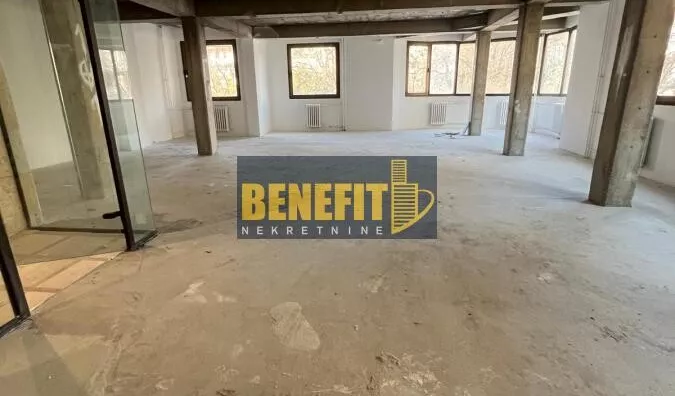 Poslovna zgrada | 4zida