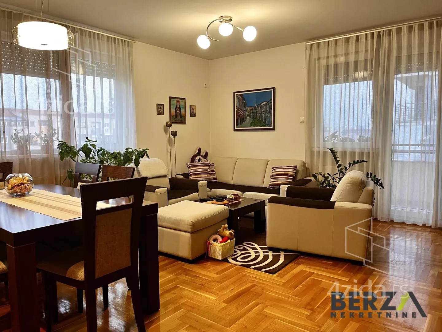 Troiposoban stan | 4zida