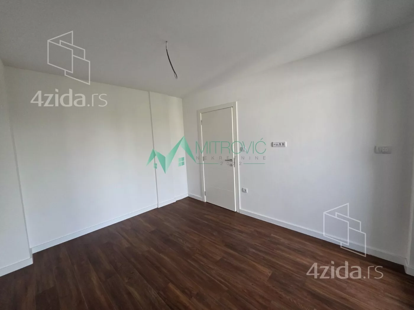 Šestosoban stan | 4zida